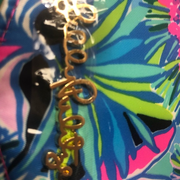 Lilly Pulitzer Baylen Phone Wristlet Onyx brand new! Plastic on strap and logo - Picture 6 of 9